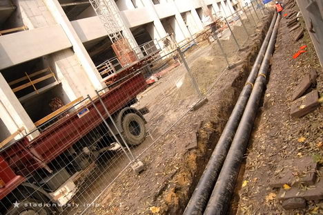 układanie instalacji pod ulicą Reymana