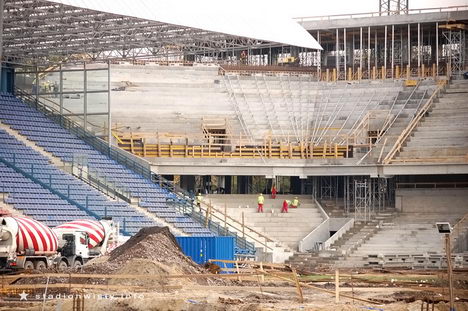 Narożnik północno - wschodni po demontażu większości rusztowań