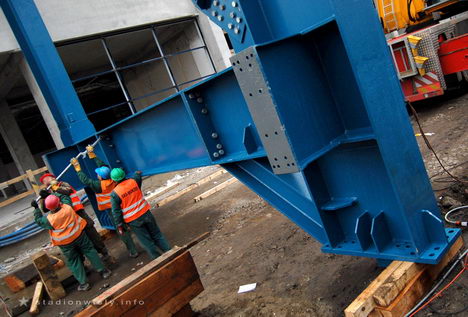 Prace przy montażu ramy