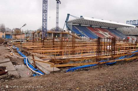 szalunki stropu nad parkingiem klubowym