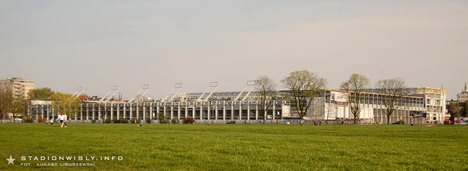 stadion z drugiej strony błoń