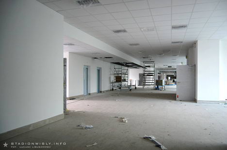 Strefa  wejścia na 2 poziom trybuny wschodniej